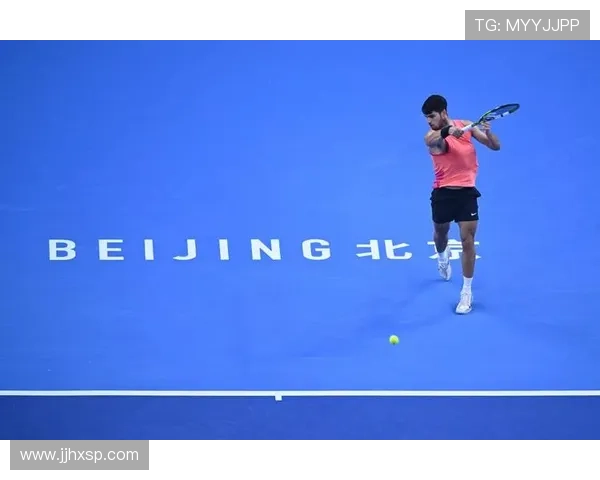 世界网球公开赛最新动态：赛季冲刺阶段球员争夺激烈排名变化引人关注