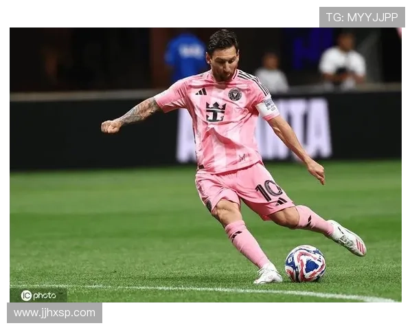 梅西加盟迈阿密国际后首战大放异彩,助球队逆转胜利引爆全场激情 梅西加盟迈阿密国际后首战大放异彩,助球队逆转胜利引爆全场激情