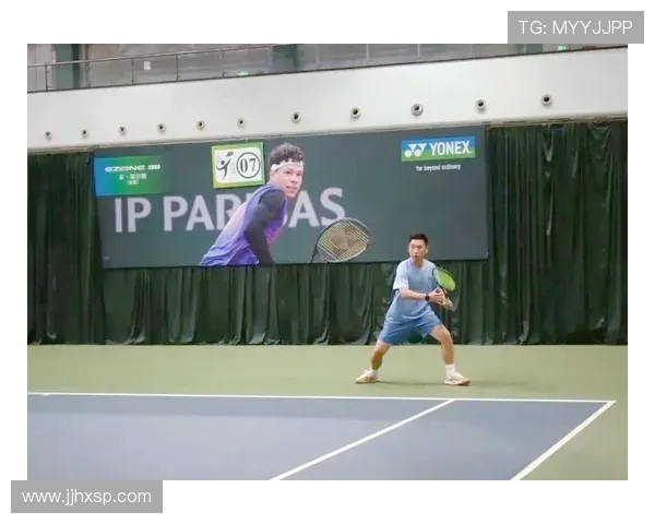 网球赛季精彩回顾:各大赛事激战正酣 明星选手表现抢眼 网球赛季精彩回顾:各大赛事激战正酣 明星选手表现抢眼