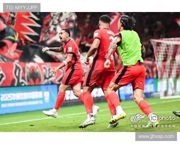 中国足球新星崛起 2025赛季中超联赛精彩纷呈引发球迷热议 中国足球新星崛起 2025赛季中超联赛精彩纷呈引发球迷热议