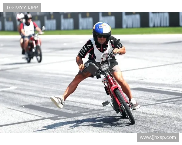 摩托车大奖赛最新动态 杰克米勒荣膺2025赛季总冠军战斗即将展开 摩托车大奖赛最新动态 杰克米勒荣膺2025赛季总冠军战斗即将展开